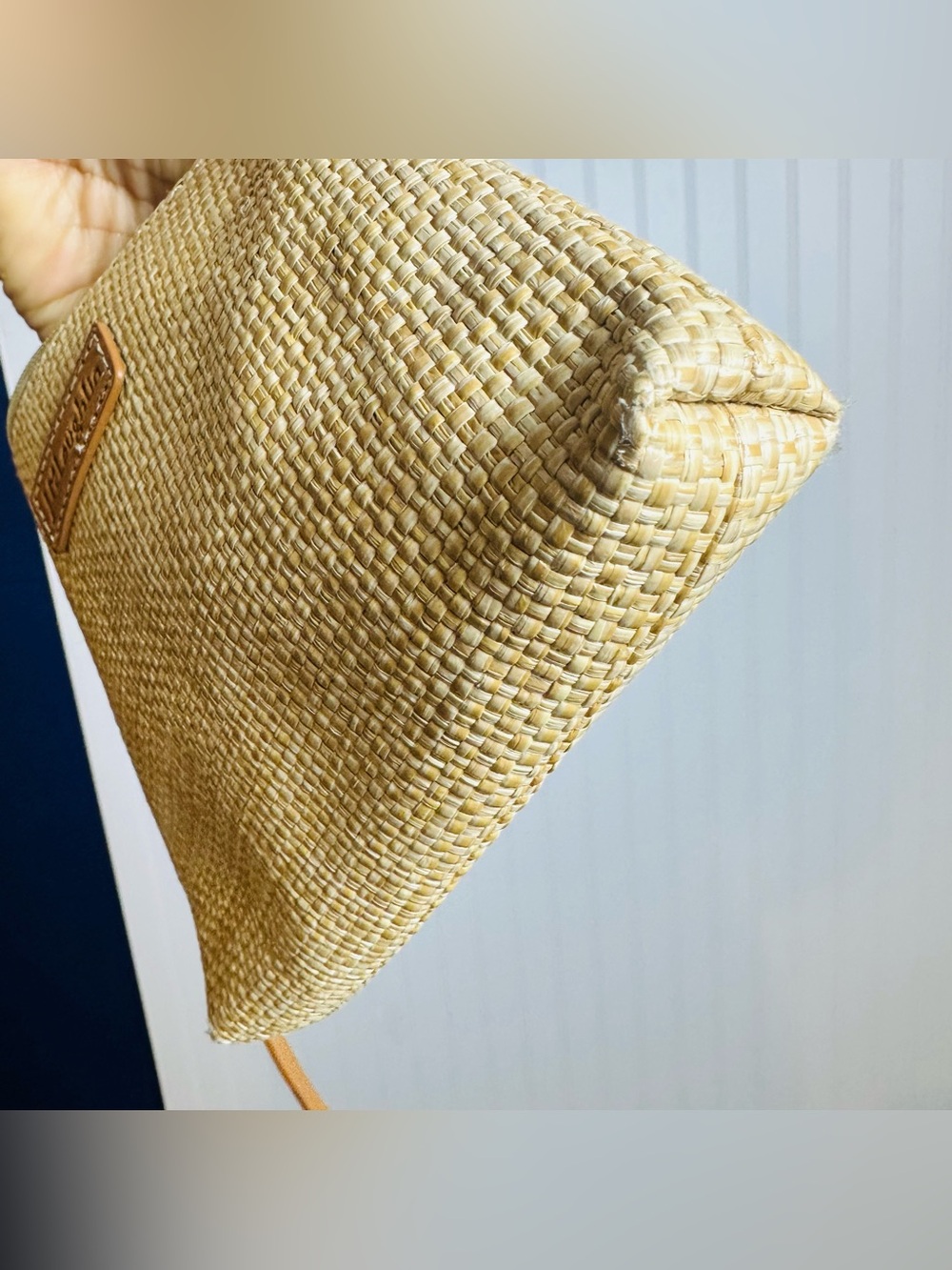J. McLaughlin Small clutch or wristlet woven straw Leather patch Logo Zipper - Picture 7 of 11